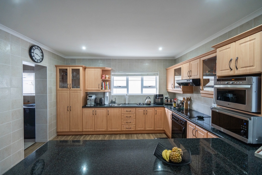 6 Bedroom Property for Sale in Royal Alfred Marina Eastern Cape